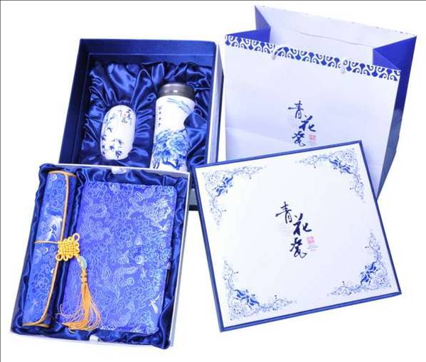 西安青花瓷商务礼品 西安青花瓷套装 西安青花瓷礼盒